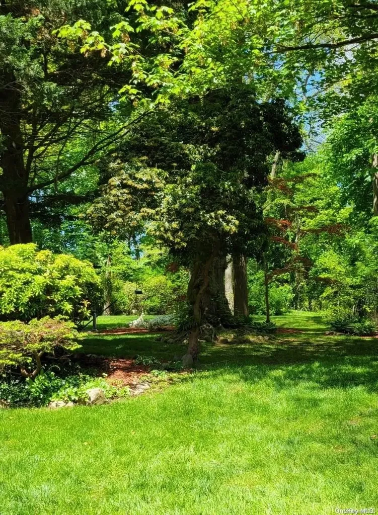3 Robin Lane Huntington NY 11743