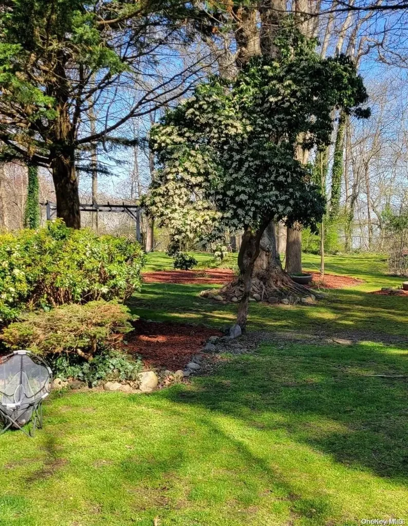 3 Robin Lane Huntington NY 11743