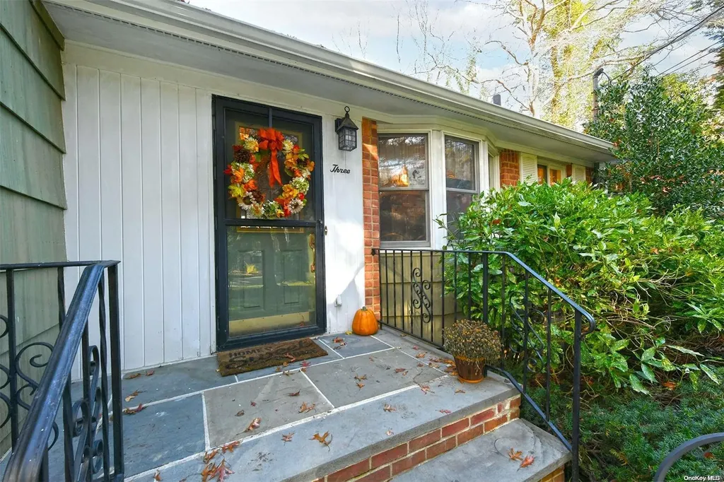 3 Robin Lane Huntington NY 11743