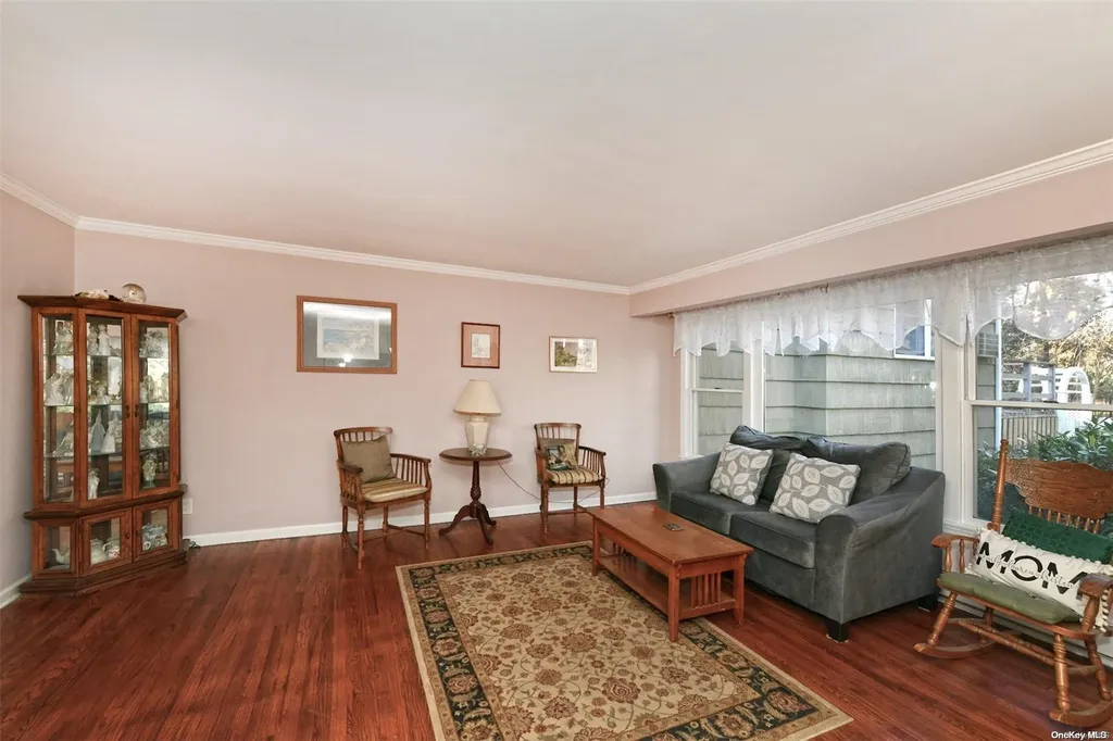 3 Robin Lane Huntington NY 11743