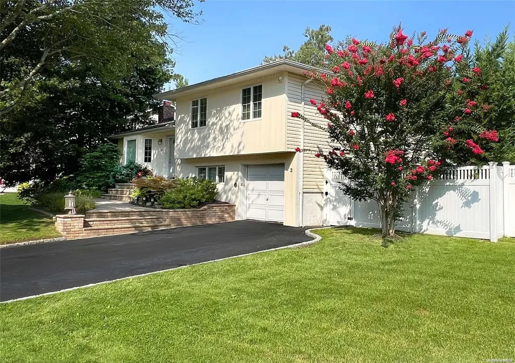 3 Lesley Lane Old Bethpage NY 11804