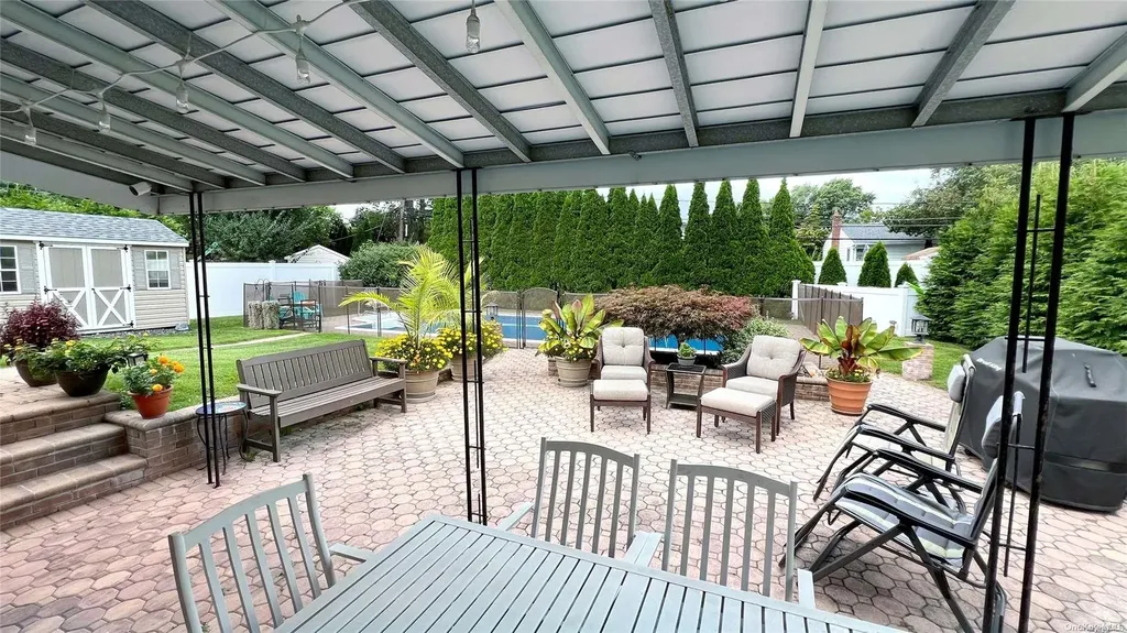 3 Lesley Lane Old Bethpage NY 11804