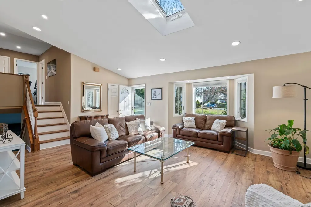 3 Lesley Lane Old Bethpage NY 11804