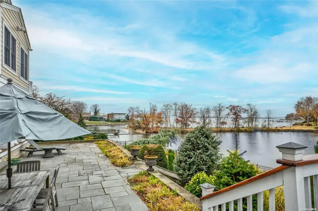200 Gristmill Lane Great Neck NY 11023
