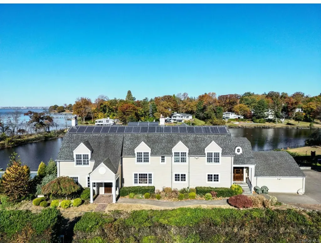 200 Gristmill Lane Great Neck NY 11023