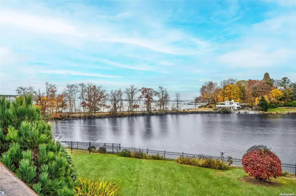 200 Gristmill Lane Great Neck NY 11023