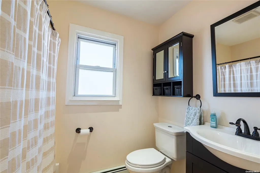 28 Chestnut Drive Bay Shore NY 11706