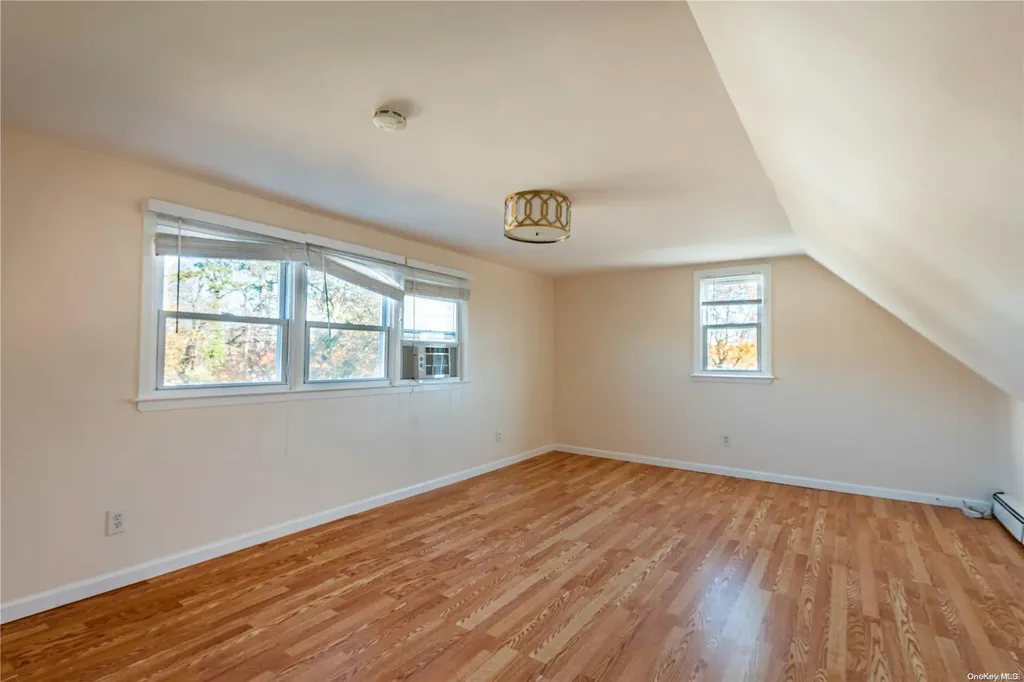 28 Chestnut Drive Bay Shore NY 11706