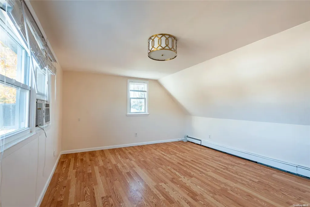28 Chestnut Drive Bay Shore NY 11706
