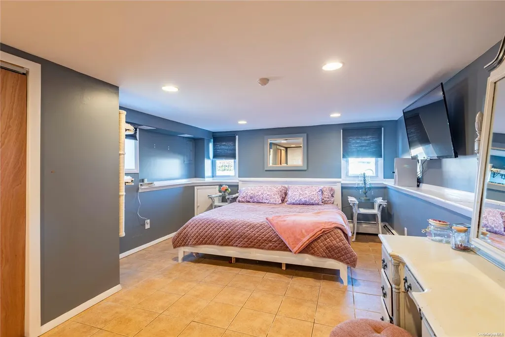 28 Chestnut Drive Bay Shore NY 11706