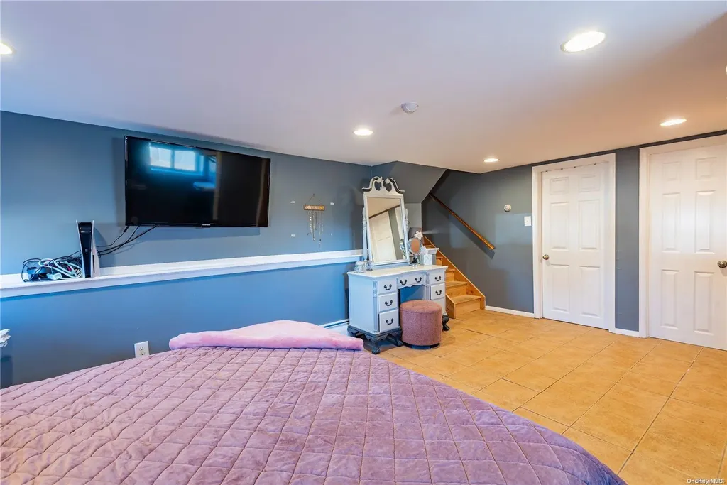 28 Chestnut Drive Bay Shore NY 11706