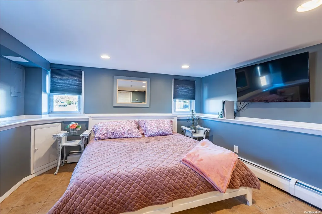 28 Chestnut Drive Bay Shore NY 11706
