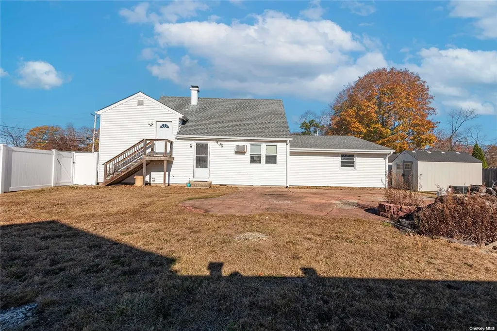 28 Chestnut Drive Bay Shore NY 11706