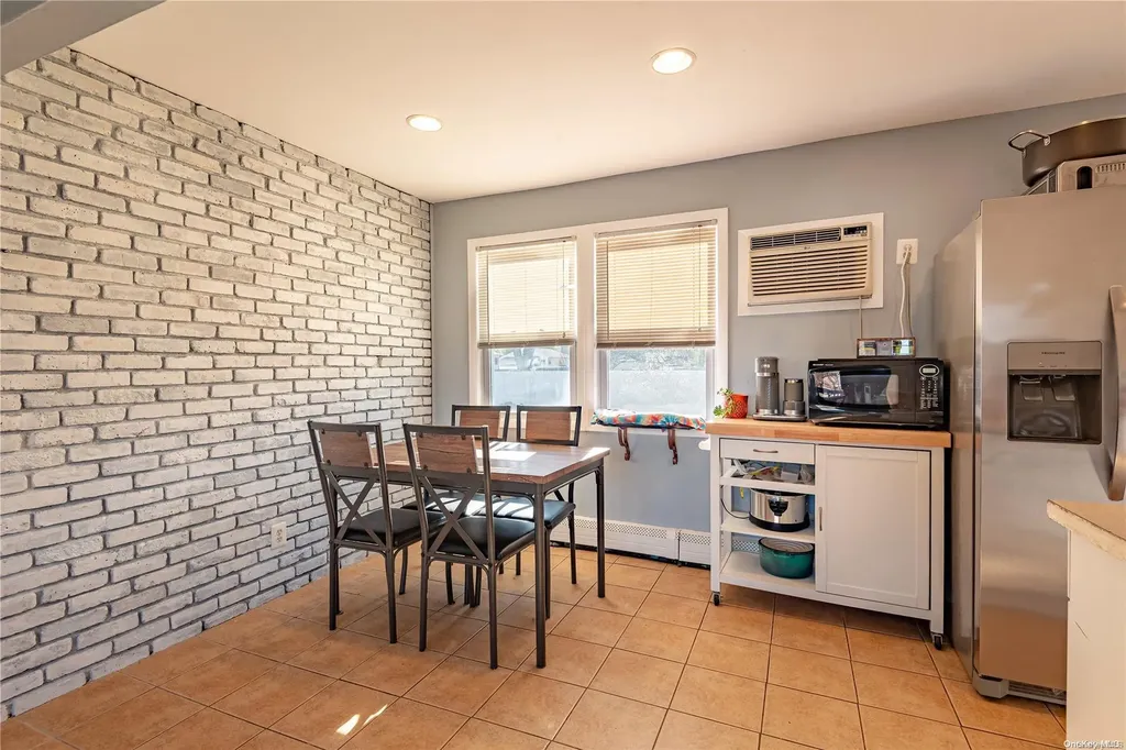 28 Chestnut Drive Bay Shore NY 11706