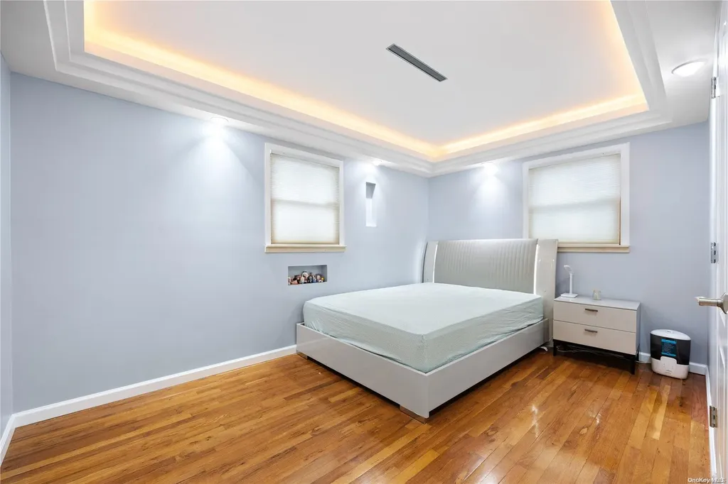 73 Central Park Road Plainview NY 11803