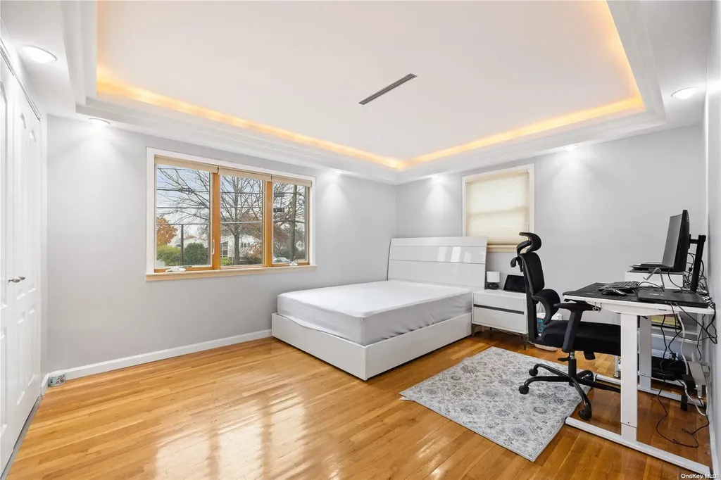 73 Central Park Road Plainview NY 11803