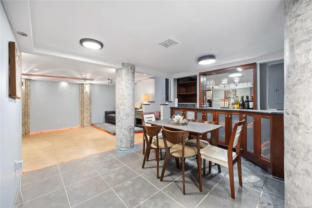 73 Central Park Road Plainview NY 11803