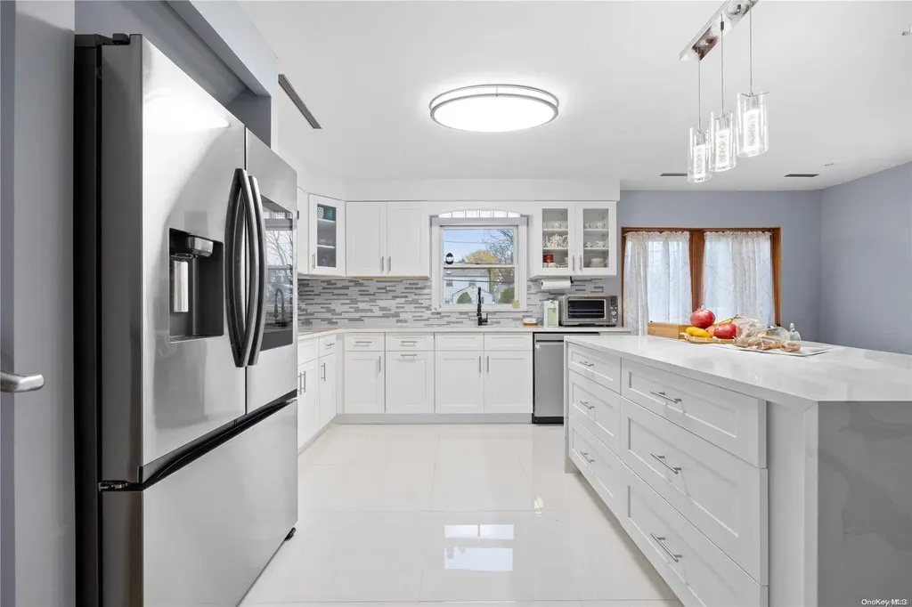 73 Central Park Road Plainview NY 11803
