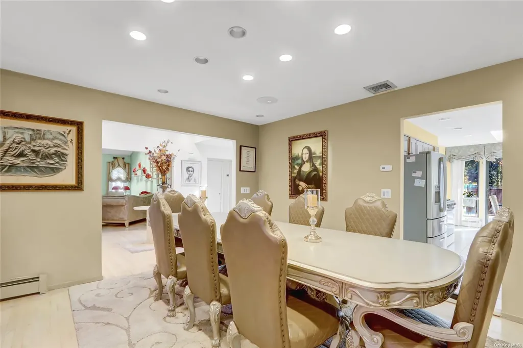 22 Candlewood Path Dix Hills NY 11746