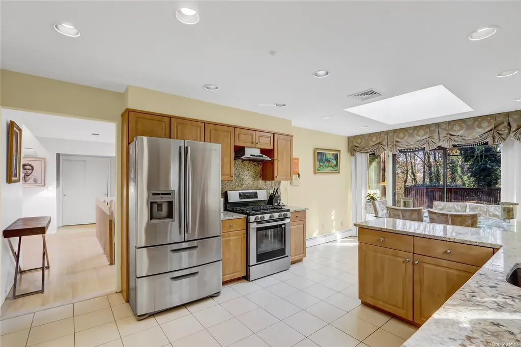 22 Candlewood Path Dix Hills NY 11746
