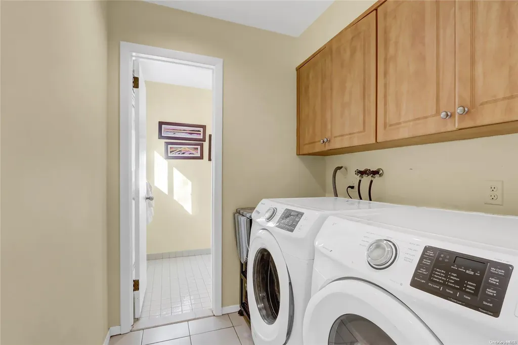 22 Candlewood Path Dix Hills NY 11746