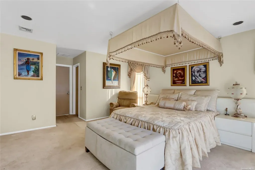 22 Candlewood Path Dix Hills NY 11746