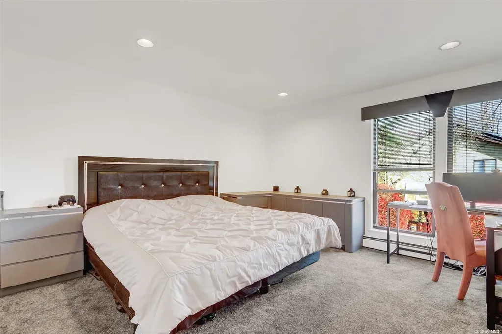 22 Candlewood Path Dix Hills NY 11746