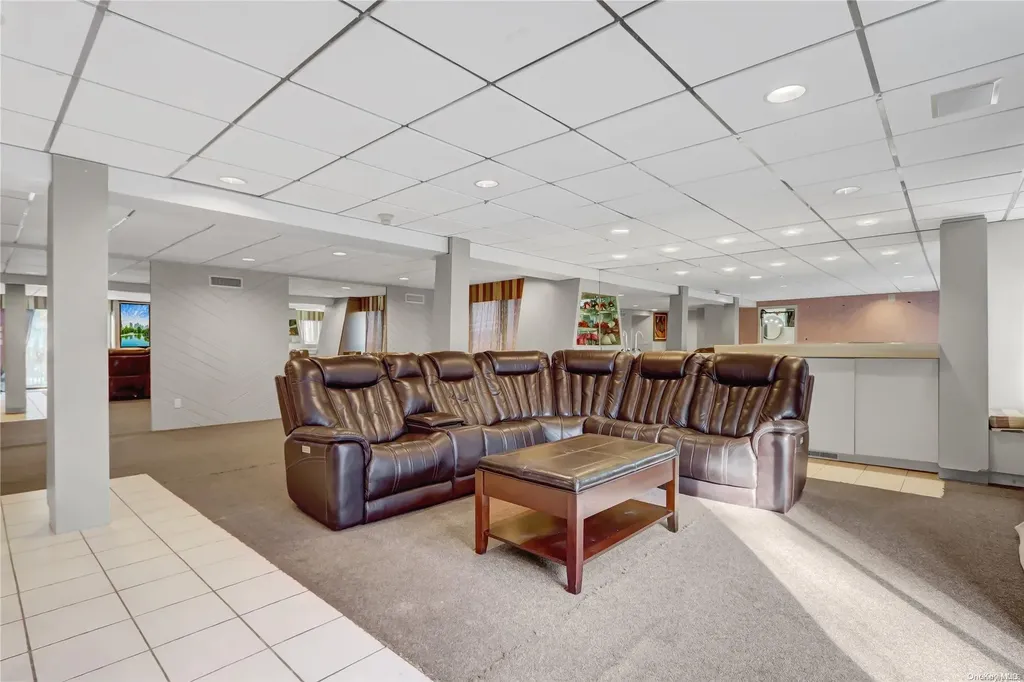 22 Candlewood Path Dix Hills NY 11746