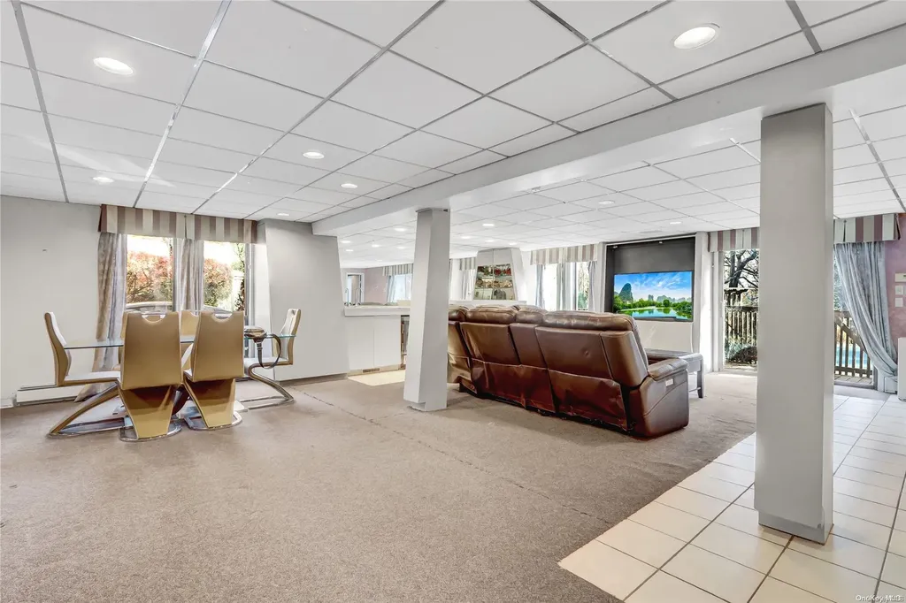 22 Candlewood Path Dix Hills NY 11746
