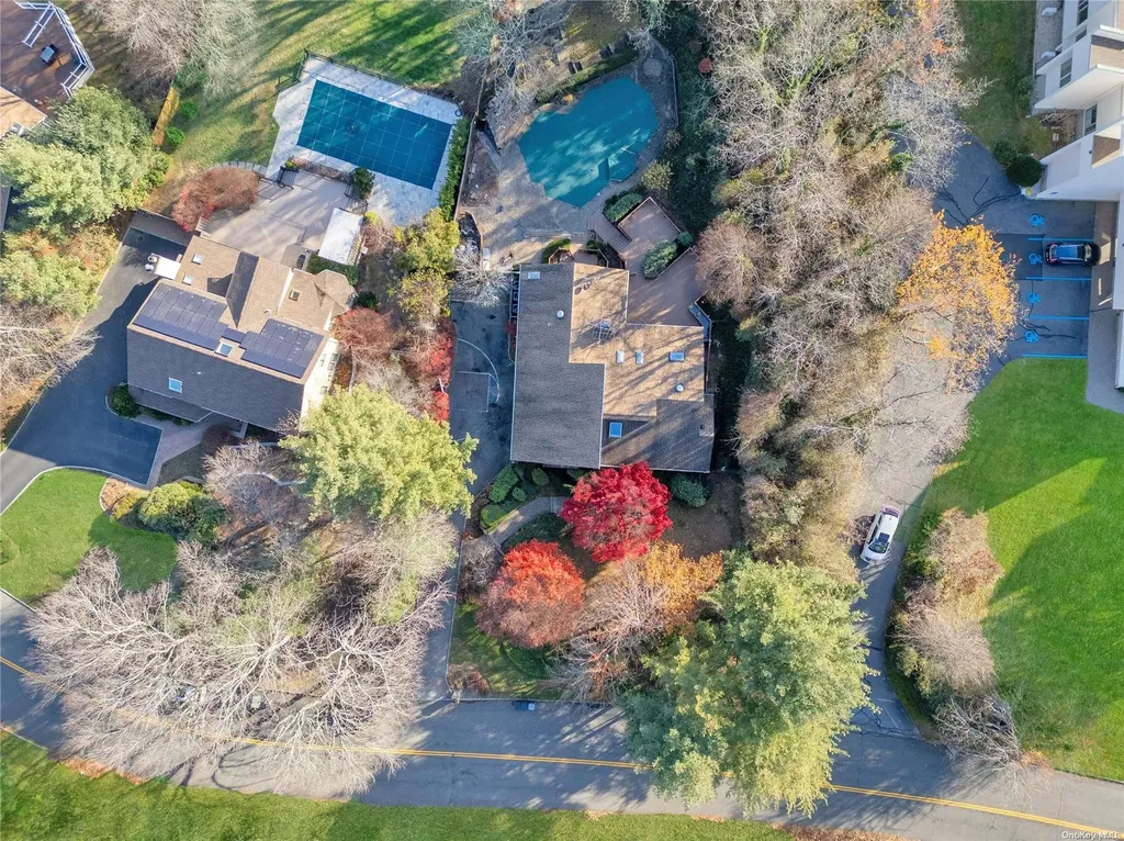 22 Candlewood Path Dix Hills NY 11746