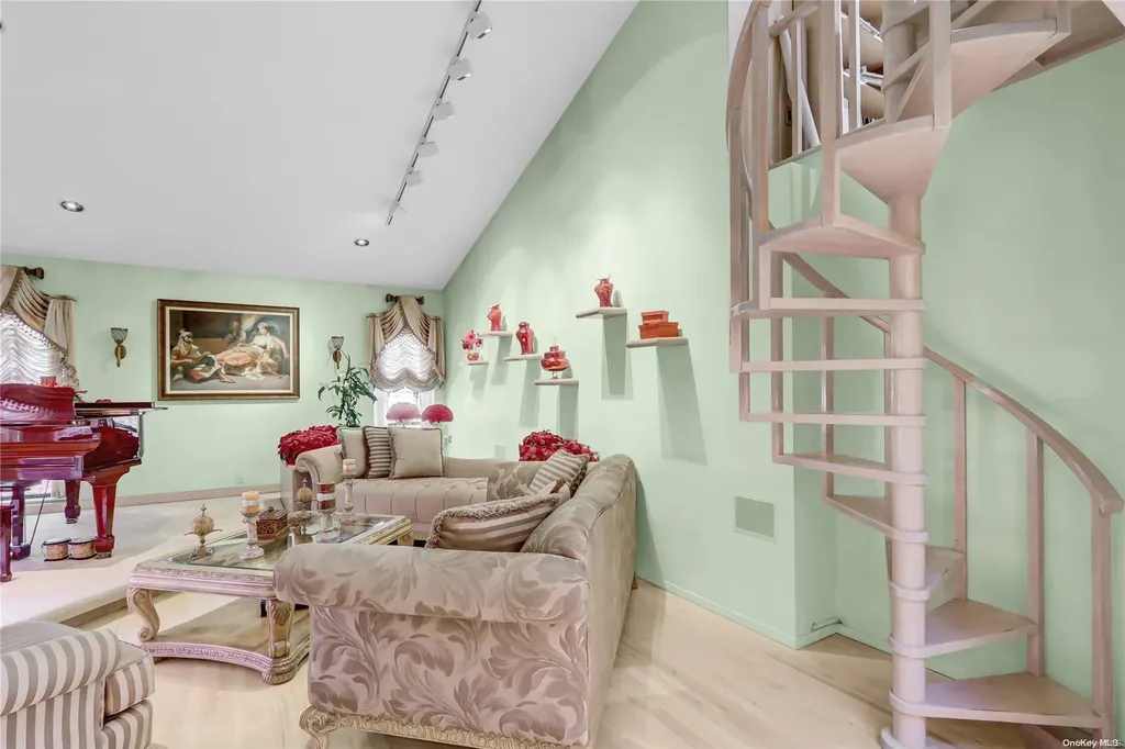 22 Candlewood Path Dix Hills NY 11746