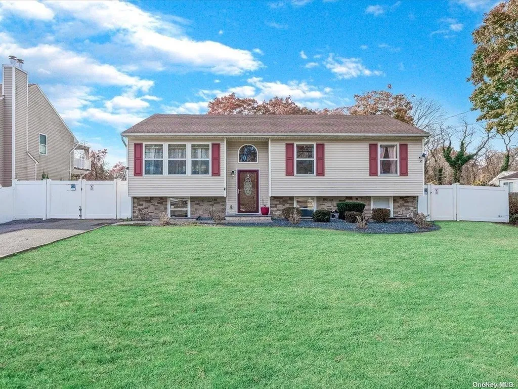1432a E Forks Road Bay Shore NY 11706