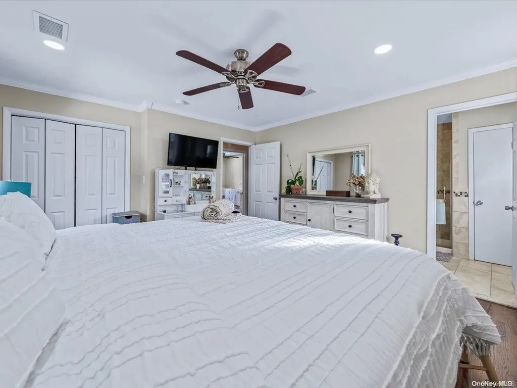 1432a E Forks Road Bay Shore NY 11706