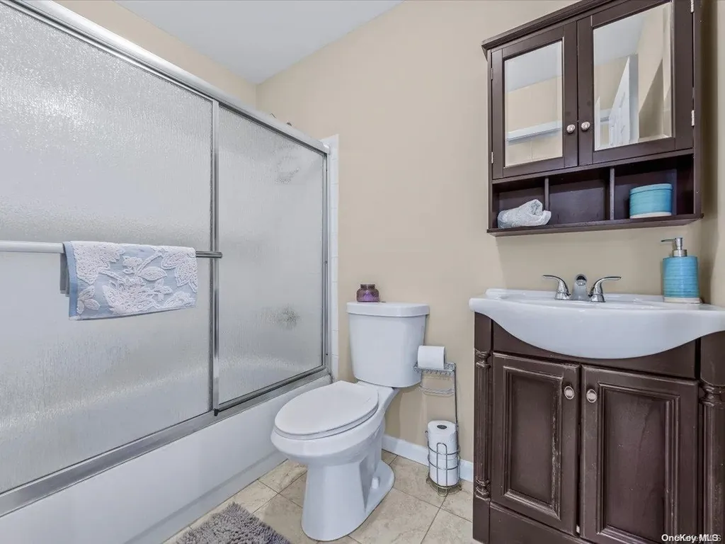 1432a E Forks Road Bay Shore NY 11706
