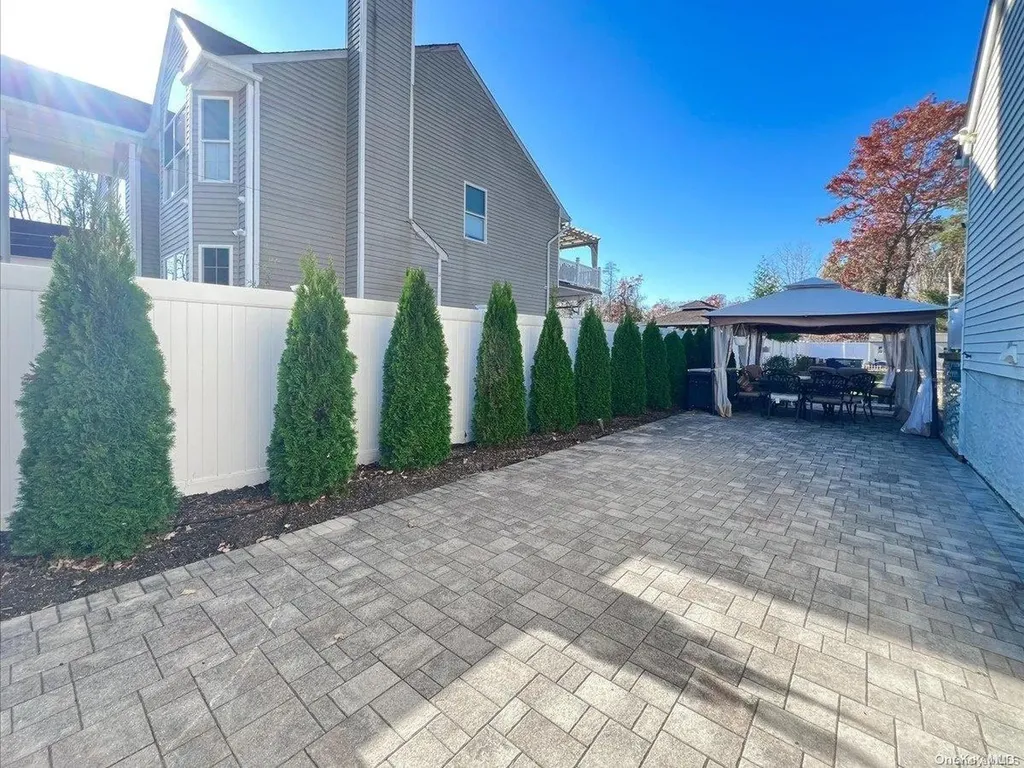 1432a E Forks Road Bay Shore NY 11706