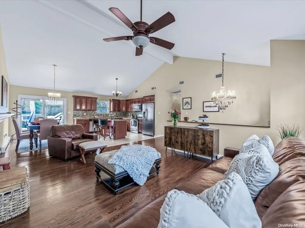1432a E Forks Road Bay Shore NY 11706
