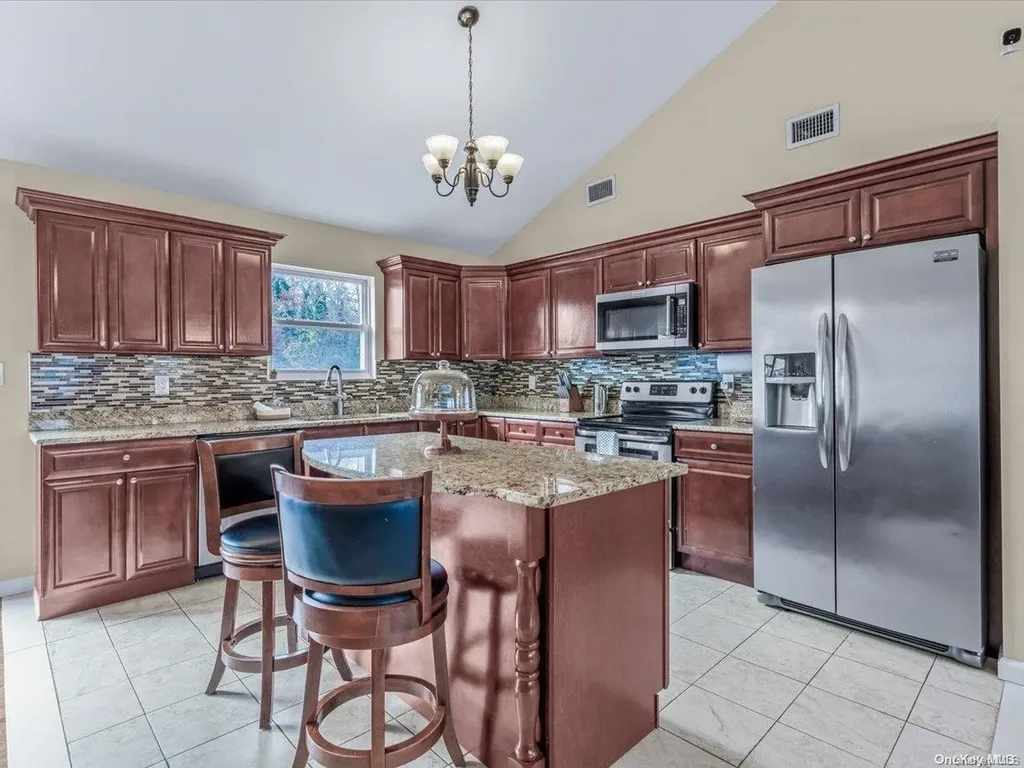 1432a E Forks Road Bay Shore NY 11706