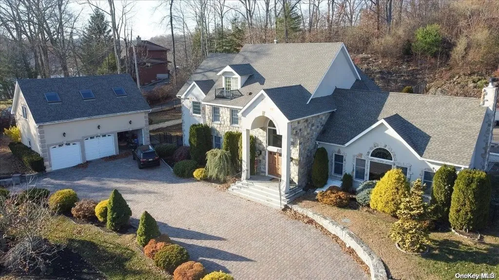 463 N Lake Boulevard Mahopac NY 10541