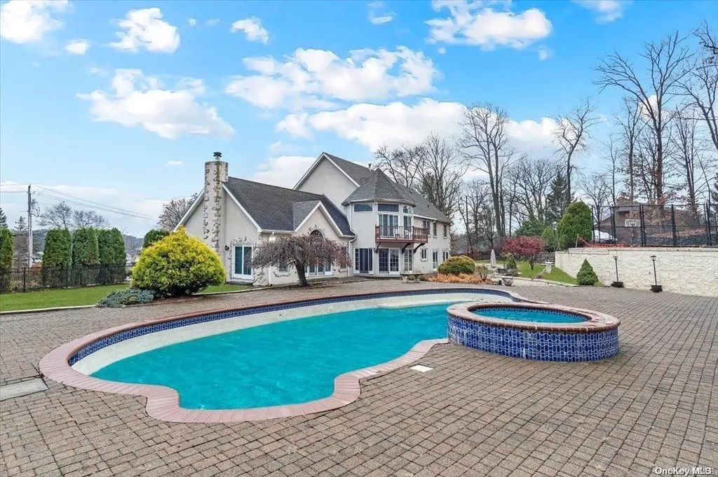 463 N Lake Boulevard Mahopac NY 10541