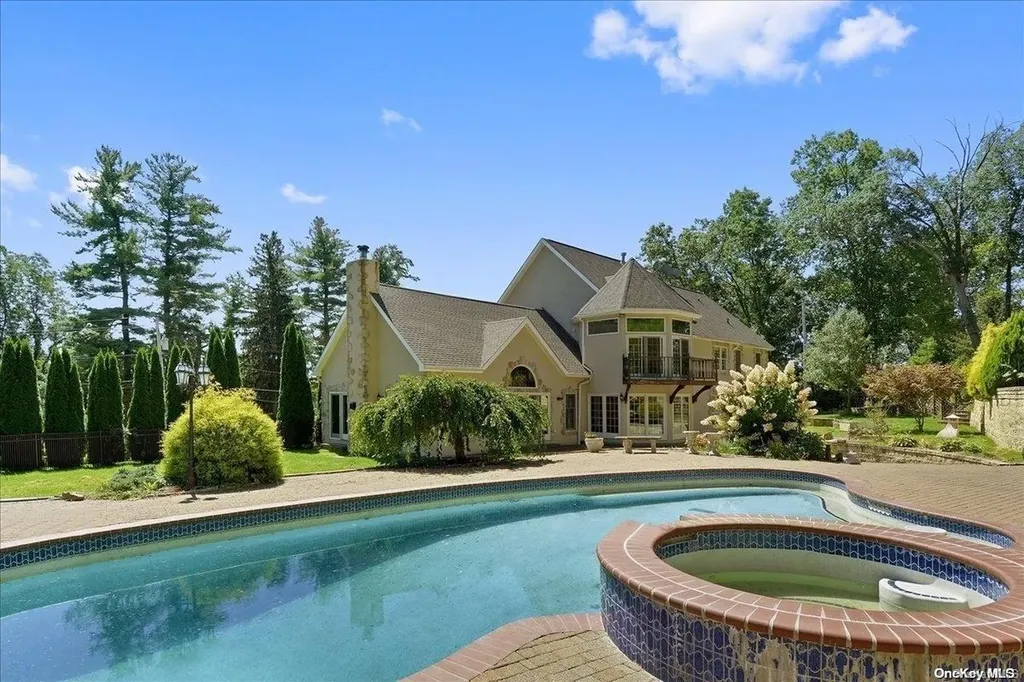 463 N Lake Boulevard Mahopac NY 10541