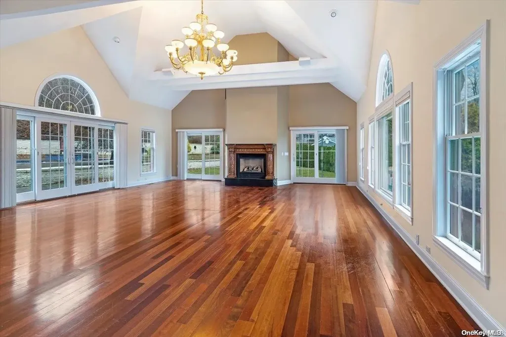 463 N Lake Boulevard Mahopac NY 10541