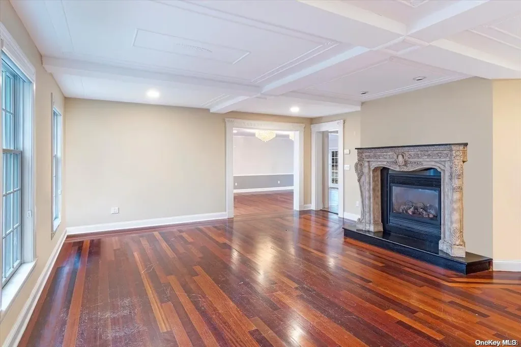 463 N Lake Boulevard Mahopac NY 10541