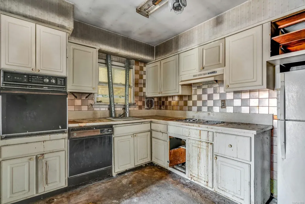 133 S 7th Street Bethpage NY 11714