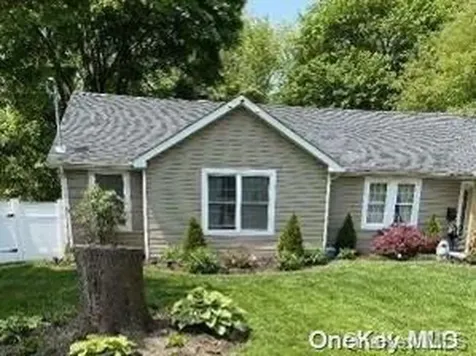 1036 Wilson Boulevard Babylon NY 11722