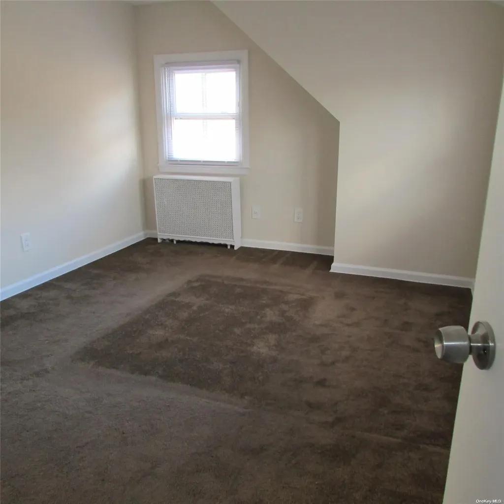 128 Collins Avenue Williston Park NY 11596