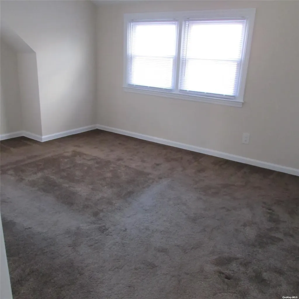 128 Collins Avenue Williston Park NY 11596