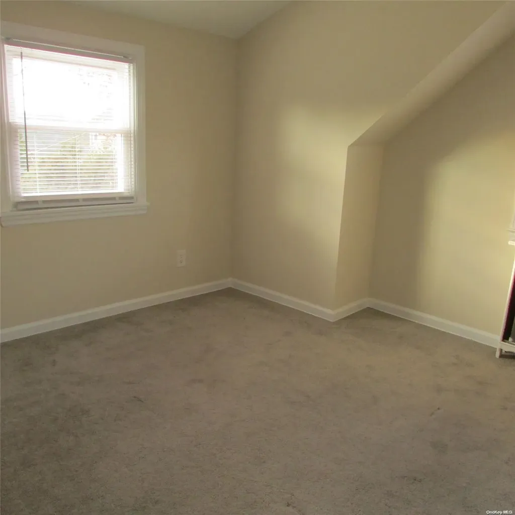 128 Collins Avenue Williston Park NY 11596