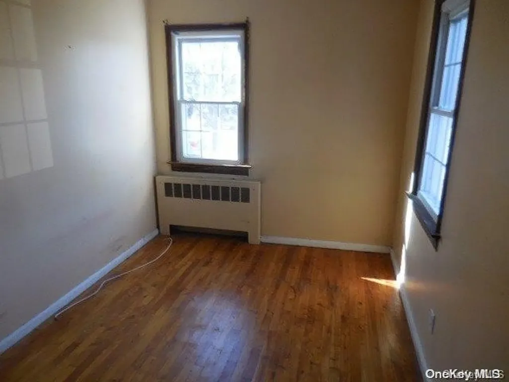 31 Tappan Avenue Babylon NY 11702