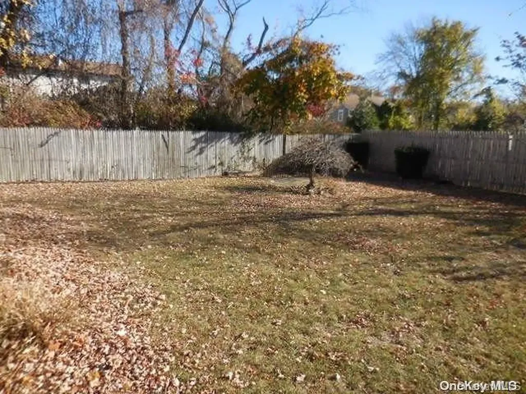 31 Tappan Avenue Babylon NY 11702