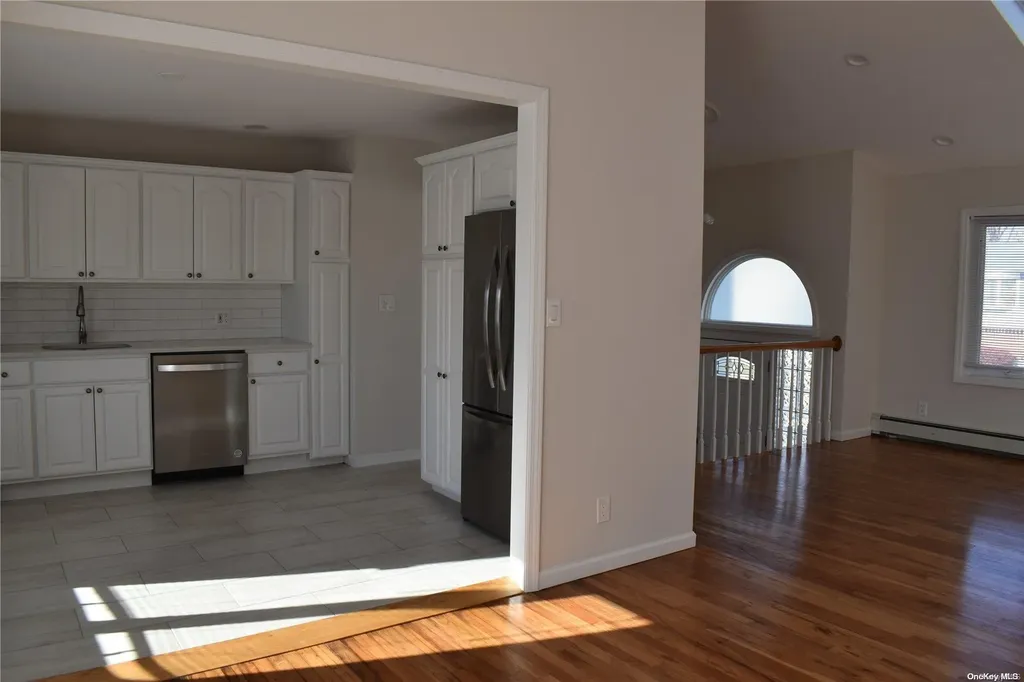 6 Geiger Place Deer Park NY 11729
